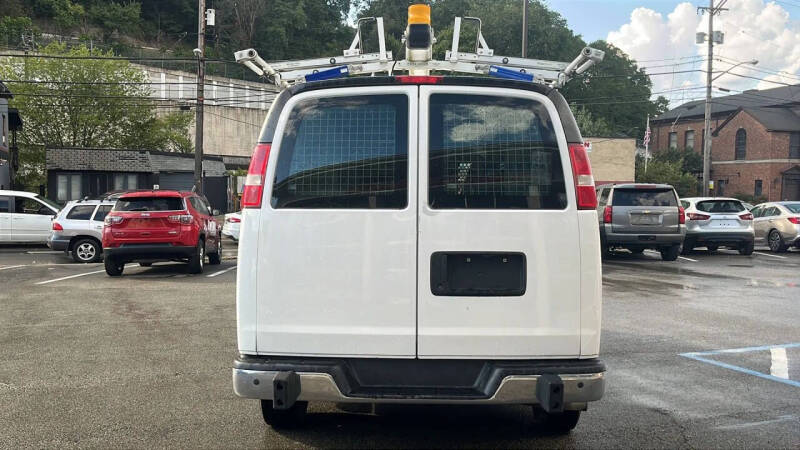 2016 GMC Savana 2500