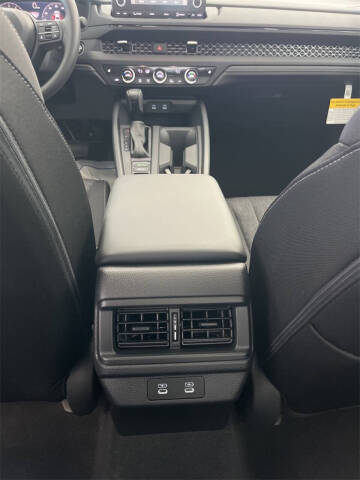 2025 Honda Accord SE