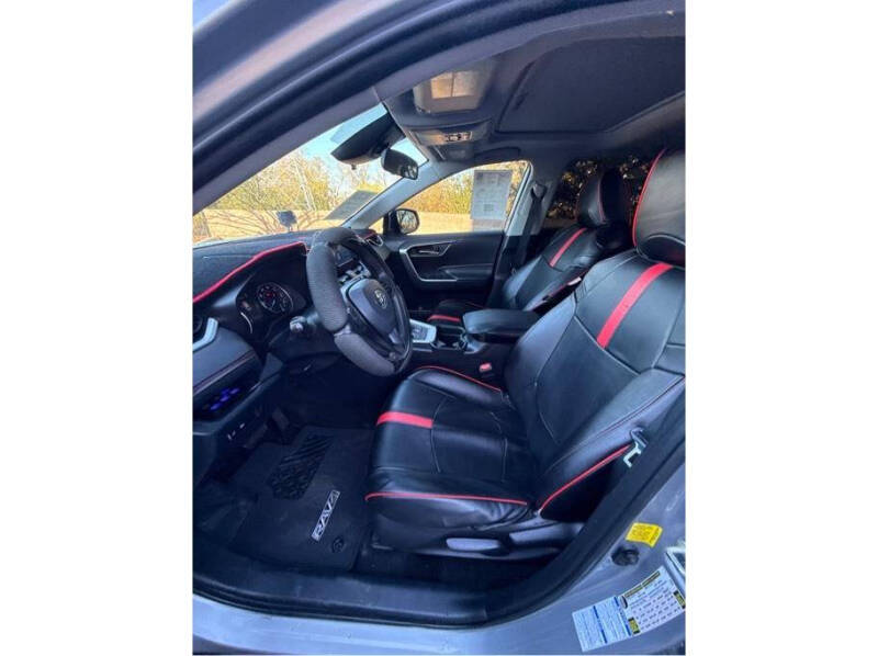 2019 Toyota RAV4 Hybrid XLE