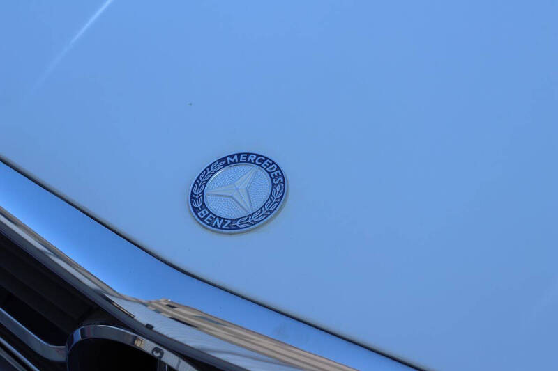 1988 Mercedes-Benz 560-Class 560 SL