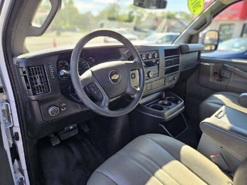 2017 Chevrolet Express 2500