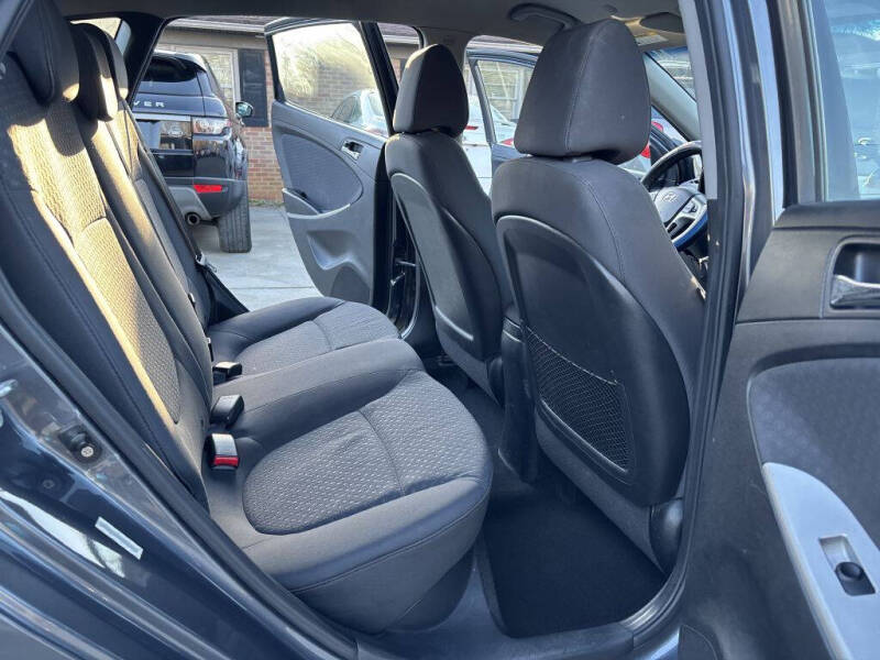 2012 Hyundai Accent SE