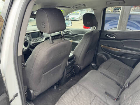 2017 GMC Acadia SLE-2