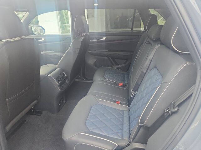 2026 Volkswagen Atlas Cross Sport SEL Premium R-Line 4Motion