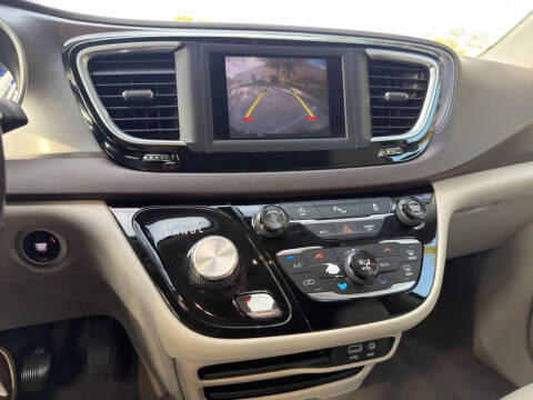 2018 Chrysler Pacifica Touring L