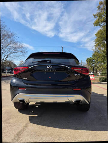 2018 Infiniti QX30 Essential