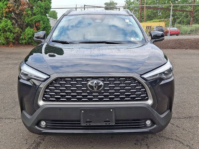 2025 Toyota Corolla Cross XLE