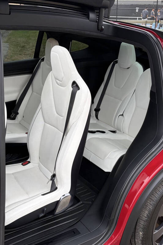 2022 Tesla Model X Plaid