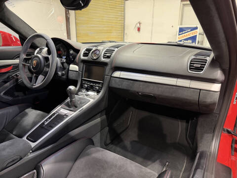 2016 Porsche Cayman GT4