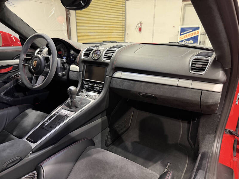 2016 Porsche Cayman GT4