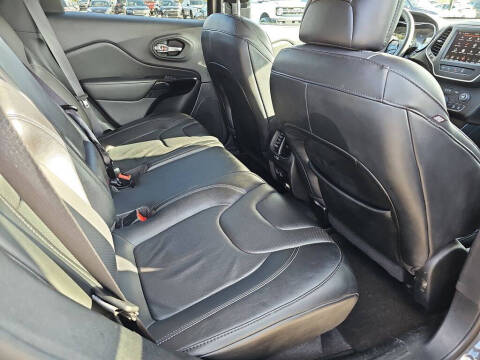 2023 Jeep Cherokee Altitude Lux