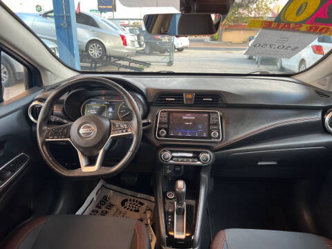2020 Nissan Versa SR