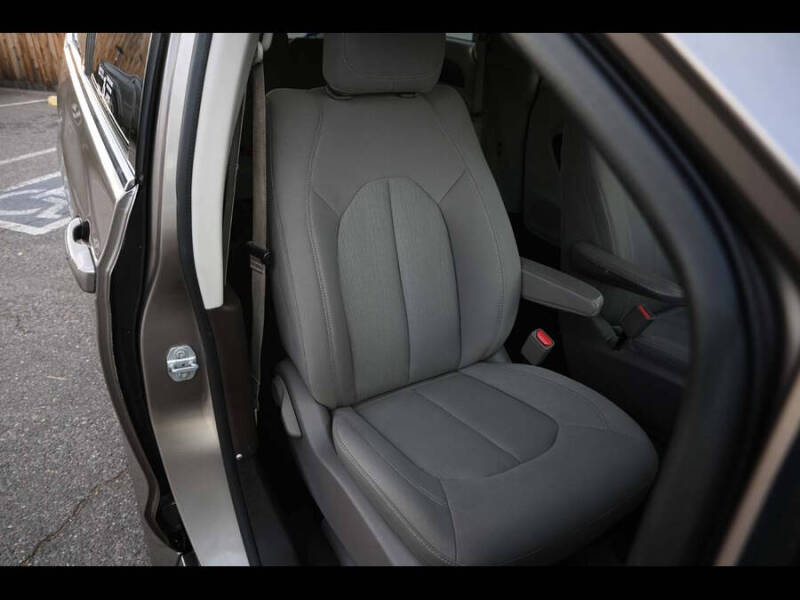 2017 Chrysler Pacifica Touring