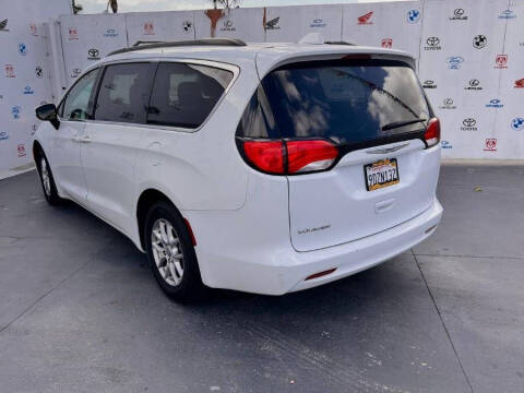 2020 Chrysler Voyager LXi