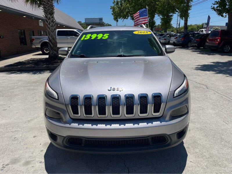 Used 2018 Jeep Cherokee Latitude with VIN 1C4PJLCB9JD604585 for sale in Wilmington, NC