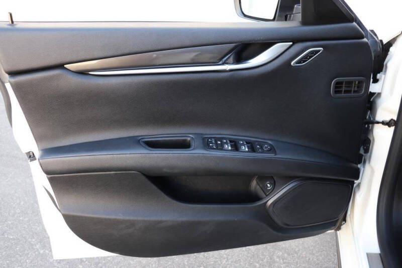 2016 Maserati Ghibli