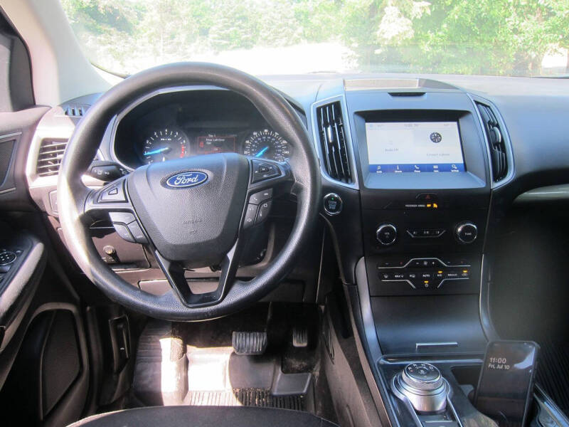 2020 Ford Edge SE