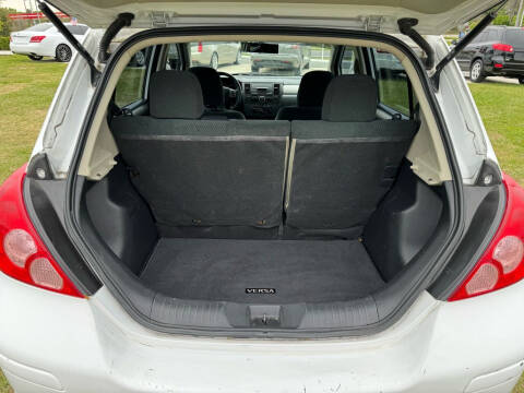 2011 Nissan Versa 1.8 S