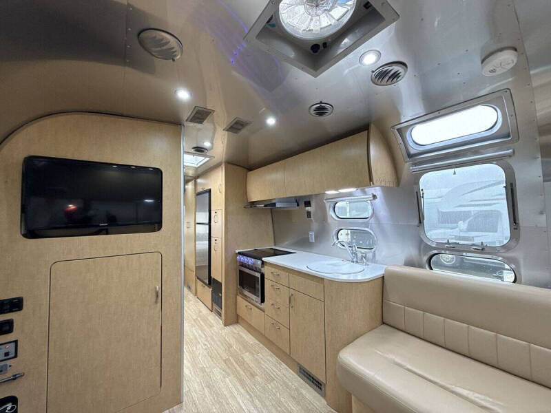 2016 Airstream Flying Cloud