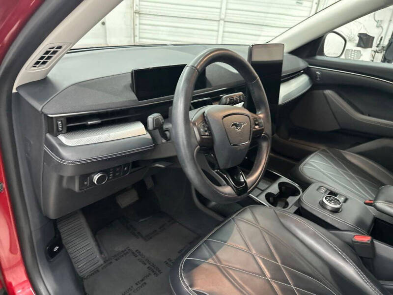 2022 Ford Mustang Mach-E Select