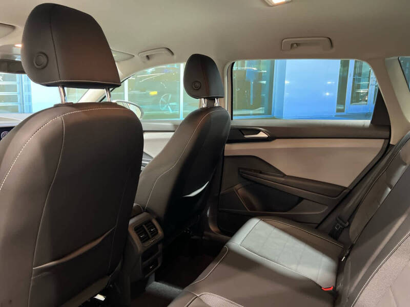 2023 Volkswagen Taos SE 4Motion