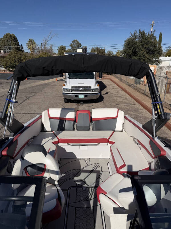 2019 Scarab 215 ID