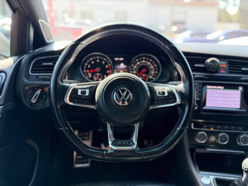 2015 Volkswagen Golf GTI SE