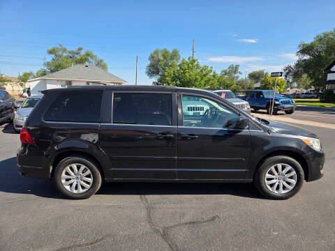 2013 Volkswagen Routan SE