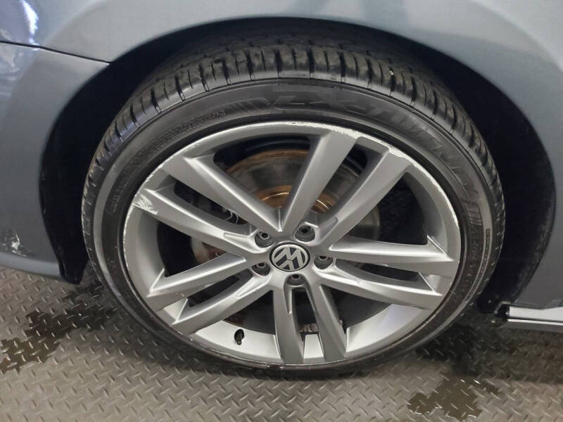 2018 Volkswagen Passat 2.0T R-Line