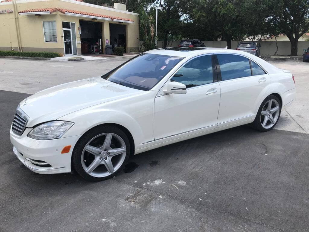 2010 MERCEDES-BENZ S-Class Sedan - $9,900