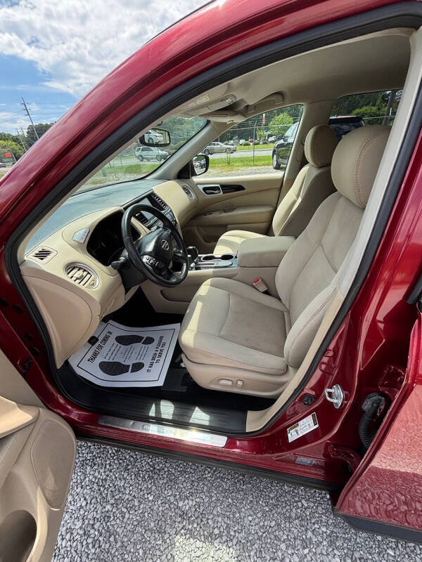 2017 Nissan Pathfinder SV