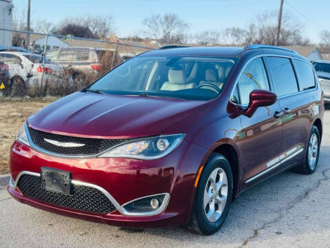 2017 Chrysler Pacifica Touring-L Plus