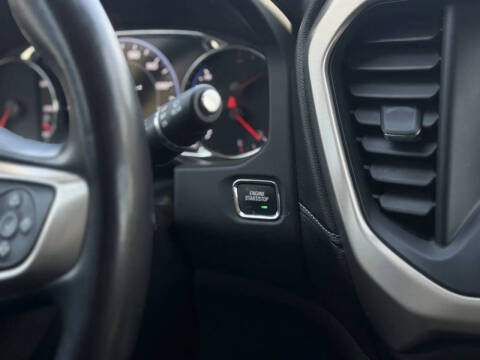 2022 GMC Acadia Denali