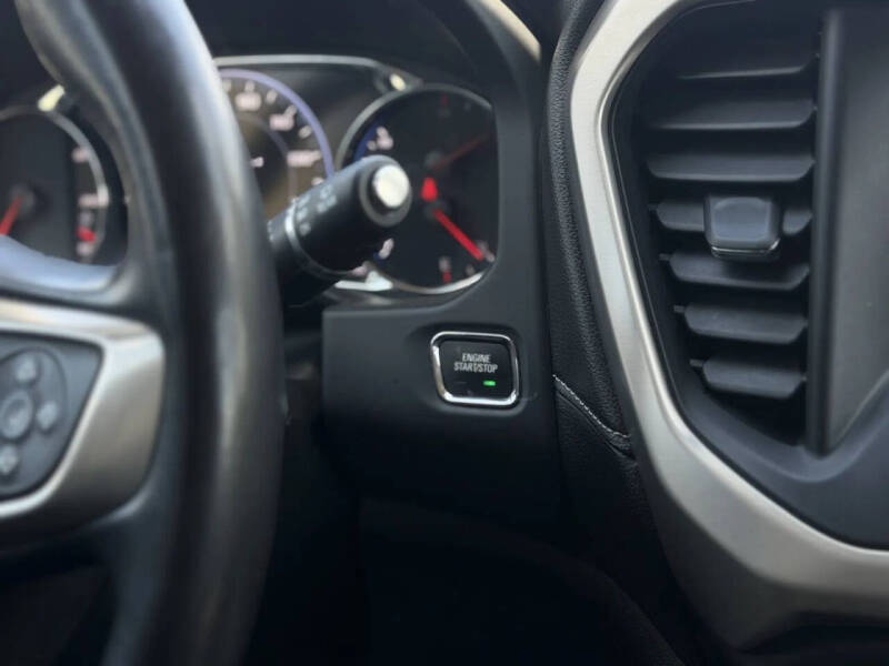 2022 GMC Acadia Denali