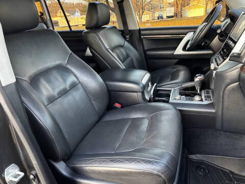 2018 Toyota Land Cruiser