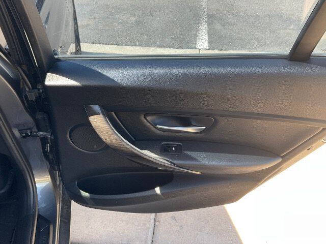 2015 BMW 3 Series 320i