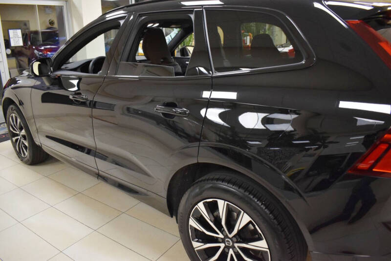 2024 Volvo XC60 B5 Plus Dark Theme