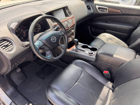 2017 Nissan Pathfinder Platinum