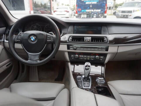 2011 BMW 5 Series 528i