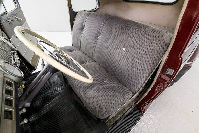 1946 Ford Super Deluxe