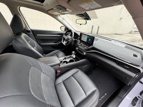 2024 Nissan Altima 2.5 SR