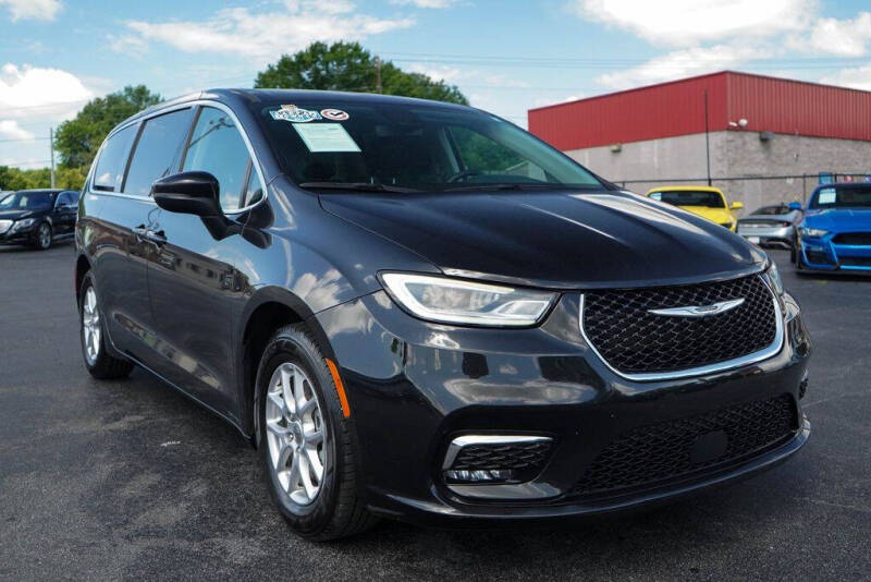 2023 Chrysler Pacifica Touring L