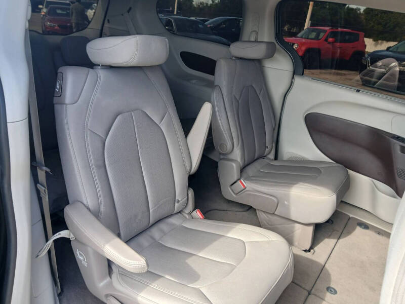 2020 Chrysler Pacifica Touring