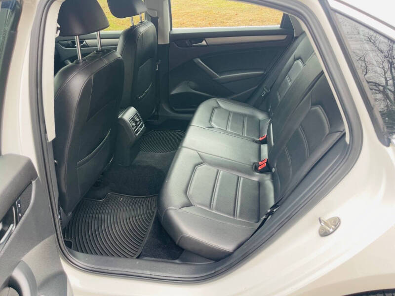 2015 Volkswagen Passat 1.8T SE