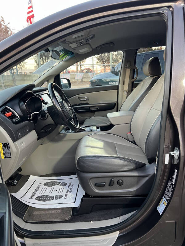 2017 Kia Sedona LX