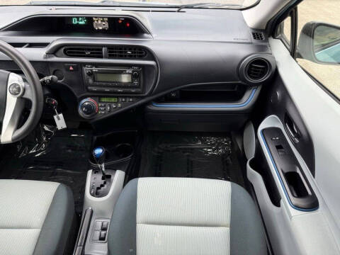 2013 Toyota Prius c Two