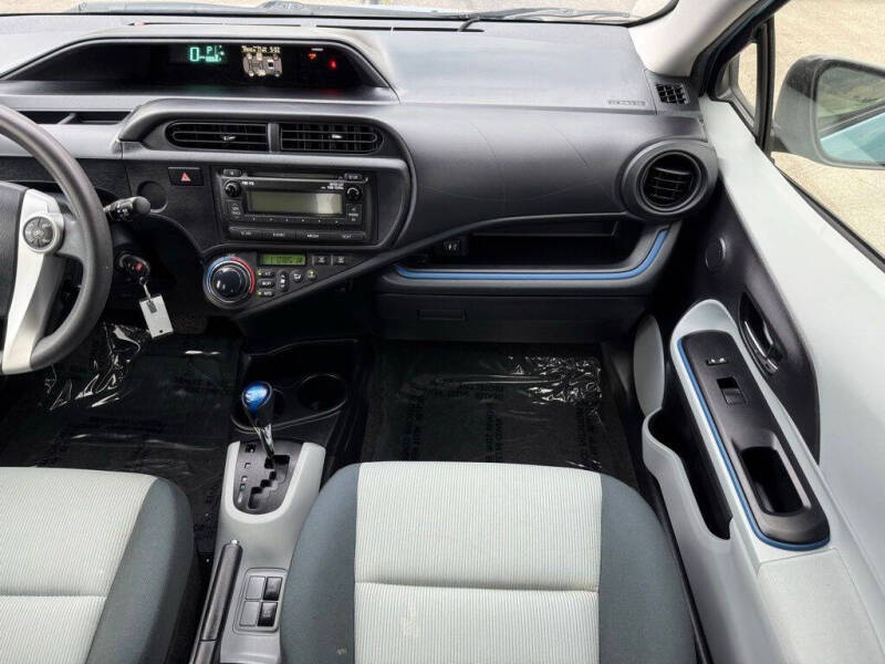 2013 Toyota Prius c Two