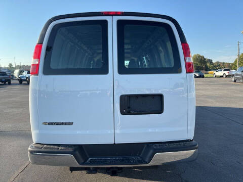2025 Chevrolet Express 2500