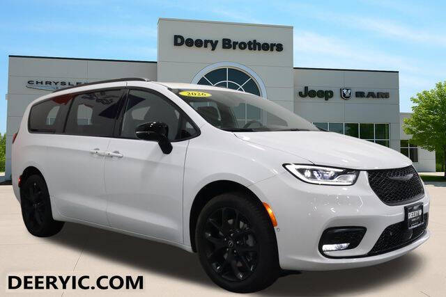 2026 Chrysler Pacifica Select