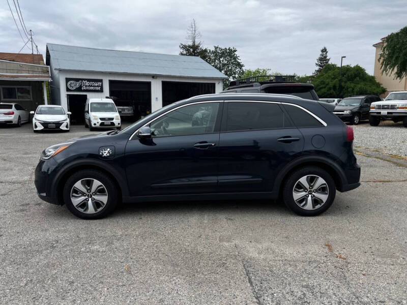 Used 2019 Kia Niro EX Premium with VIN KNDCC3LD9K5349670 for sale in Clovis, CA